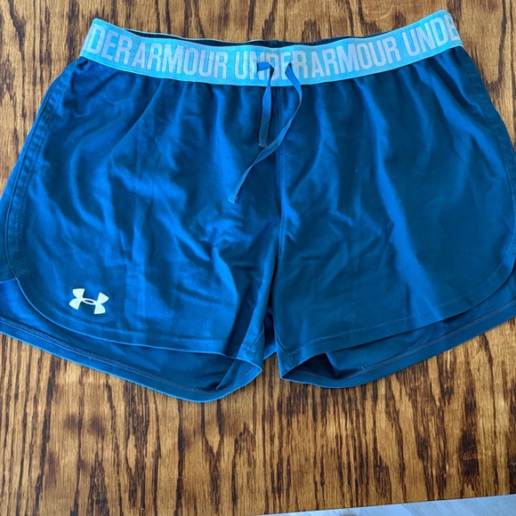 Lot of Women’s Under Armour Shorts - Picture 2 of 10
